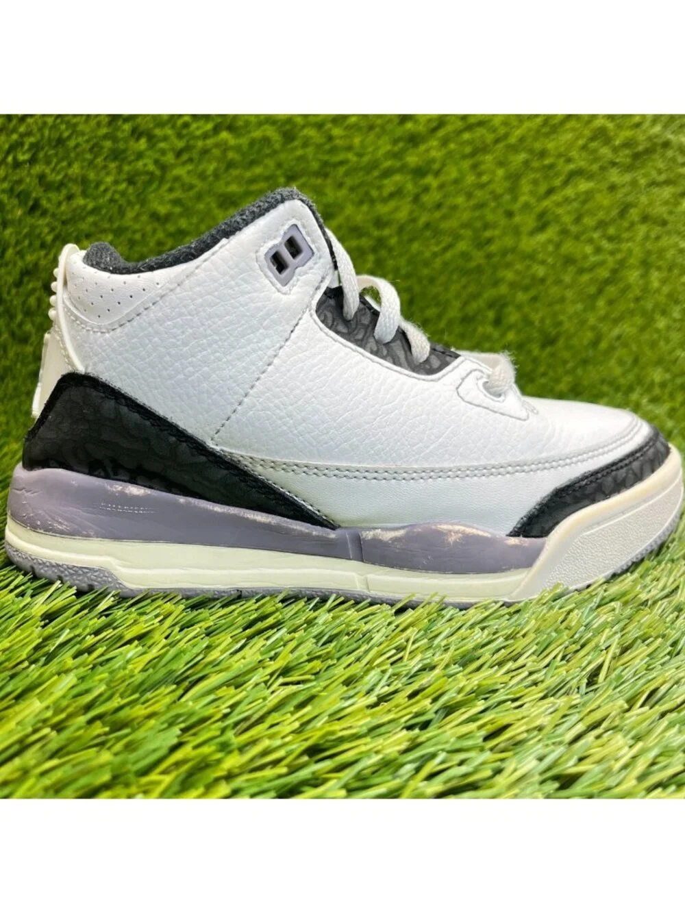 Nike Air Jordan 3 Retro Boys Size 13C White Athletic Basketball Shoes Sneakers
